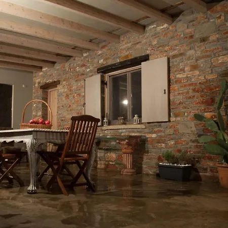 Sinanis Garden House Apartment