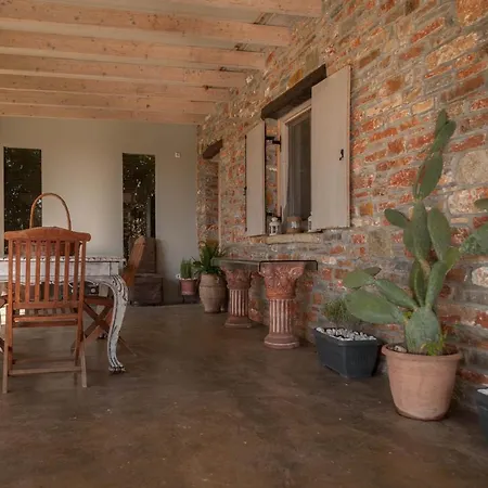 Apartman Sinanis Garden House *