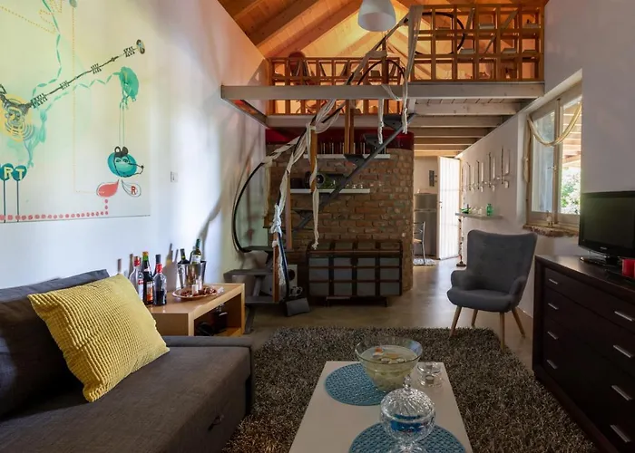 Sinanis Garden House *